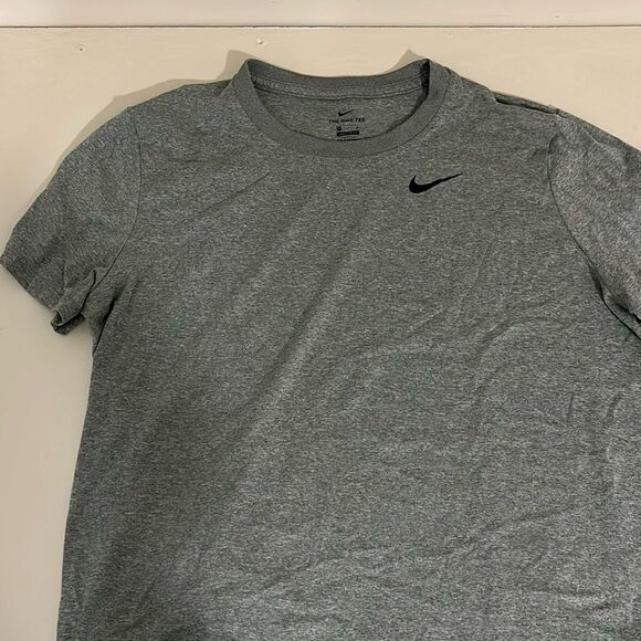 Nike Tops - Nike t shirt